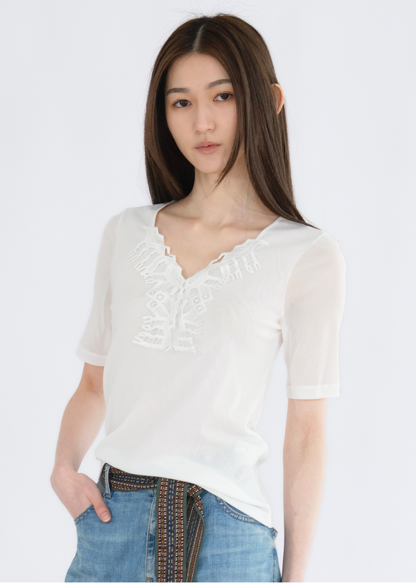 SOLID TOP WITH DEER LACE